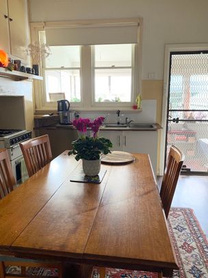 Castlemaine - Photo 1