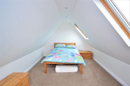 3 bedroom flat to rent - Photo 4