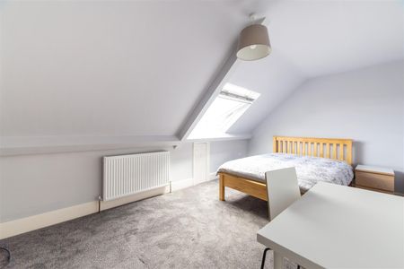 6 bed terraced house to rent in Holly Avenue, Jesmond, NE2 - Photo 3