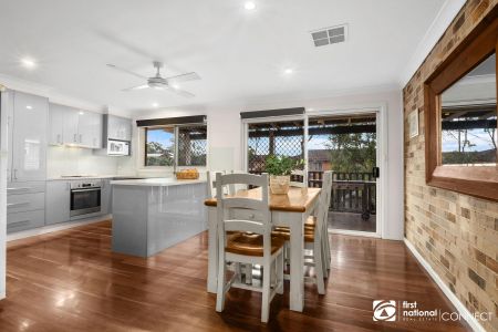 Gorgeous Renovated Home - Multiple Living Areas - Photo 4