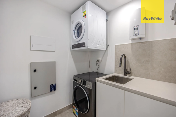 5350/53 Harbourview Drive, Hope Island QLD 4212 - Apartment For Rent - $1,000 | Domain - Photo 1