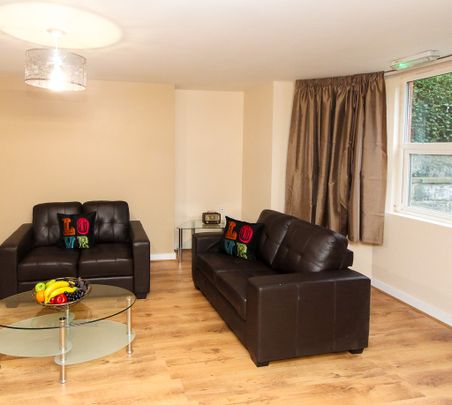 Flat 1, 11 ASH GROVE Leeds - LS6 1AX - Photo 1