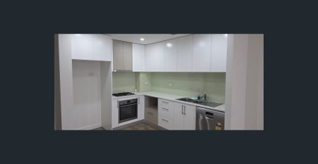 Luxury North-Facing Apartment: Modern Comfort Meets Urban Convenience - Photo 5