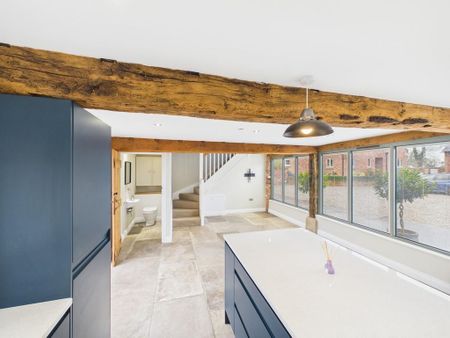 2 bedroom barn conversion to rent - Photo 4