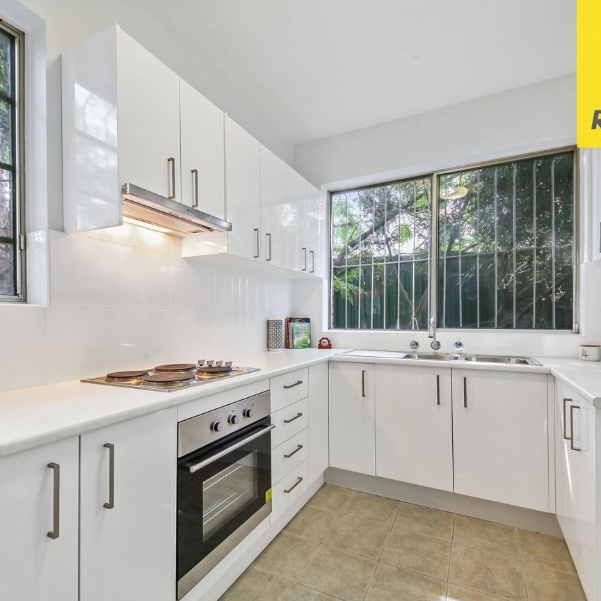 Bright & Spacious 2-Bedroom Apartment in a Convenient Bexley North Location - Photo 1