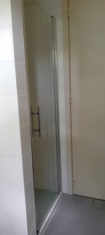 Ruime kamer en ruim appartement zkt. compaan! - Photo 3