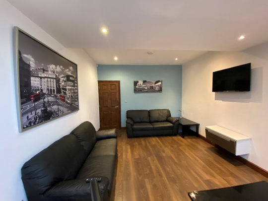 5 Rose Cottages - Photo 1