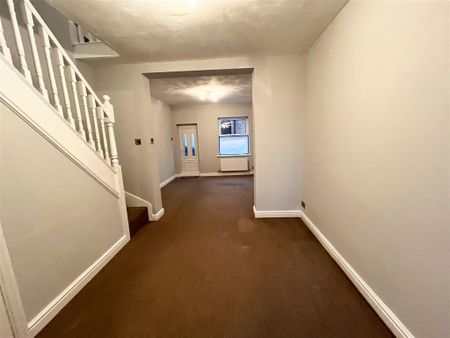 2 bedroom terraced house to rent - Photo 4