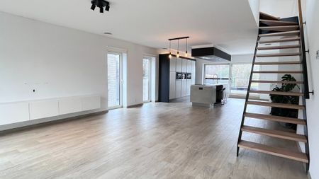 Recent duplex appartement met ruim terras, twee slaapkamers en dressing - Photo 3