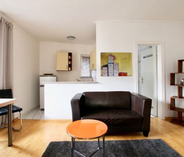 Zeitgemäß möbliertes Apartment im Herzen von Köln - Foto 1