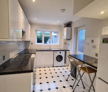 4 bedroom detached house to rent - Photo 6