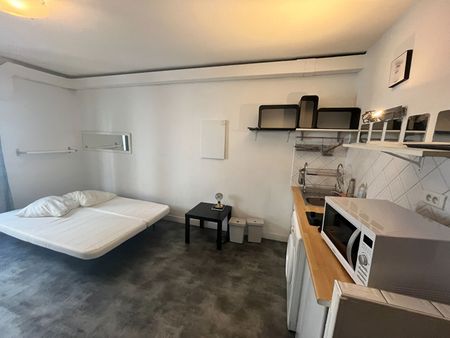 Paris 8 - Rue de Ponthieu - Studio à louer meublé - Photo 5