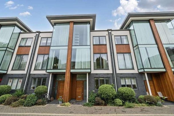 Page Mews, Battersea, SW11 - Photo 1