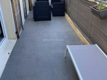 Location Appartement 2 pièces 40 m2 à Marignane - Photo 2