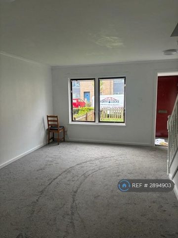 2 bedroom semi-detached house to rent - Photo 3