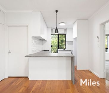 2/33 Carmichael Street, Ivanhoe East - Photo 3