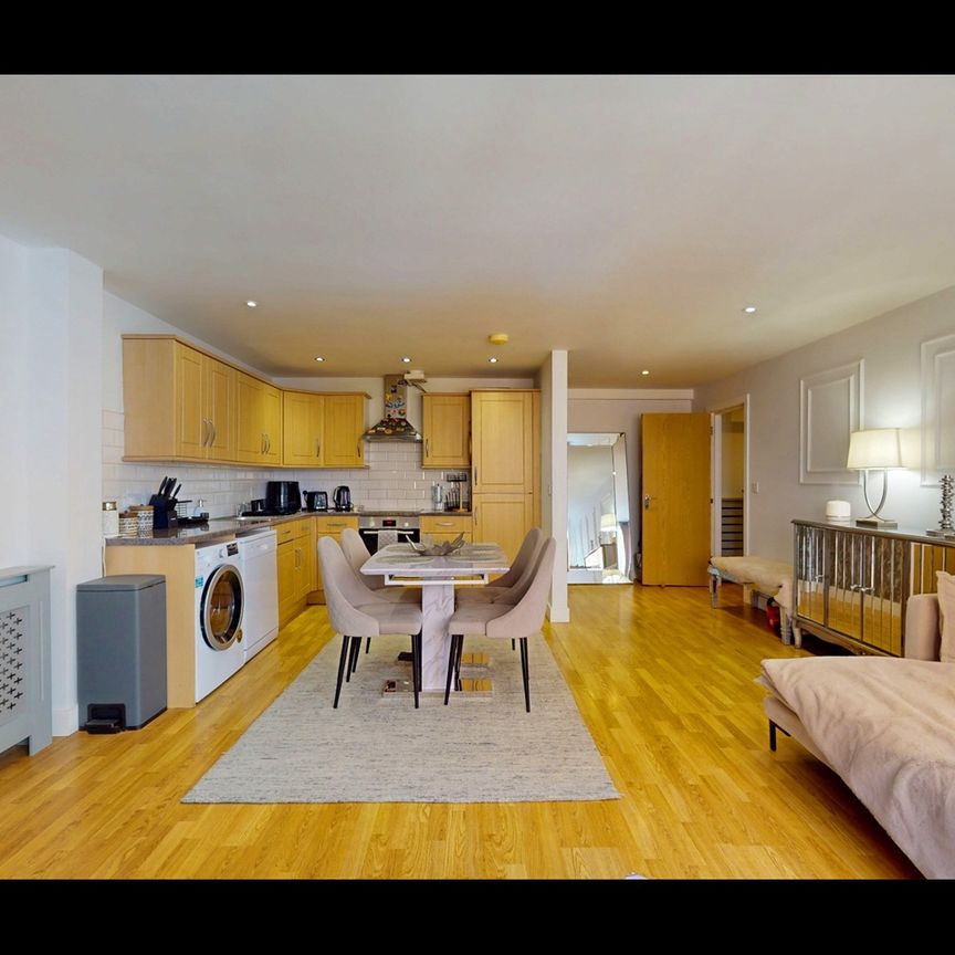 2 Bed Flat, Southwark Park Road, SE16 - Photo 1