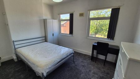 3 bedroom terraced house to rent - Photo 3