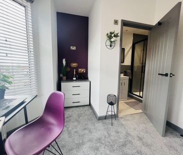 BEDROOM 1 LARGE DOUBLE ENSUITE - Photo 6