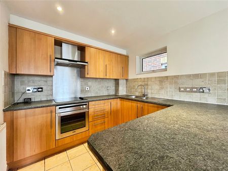 Victoria Street, Englefield Green, Egham, TW20 0QX - Photo 4