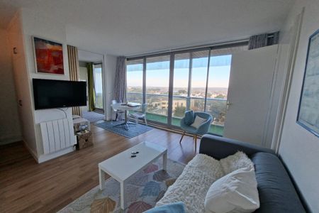 T2 MEUBLÉ AVEC VUE IMPRENABLE SUR LES MARAIS - Photo 3