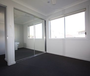 Modern & Convenient Living! - Photo 3