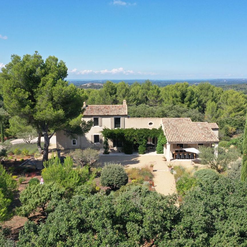 Belle maison avec vue à louer, Eygalières, au calme - Photo 1