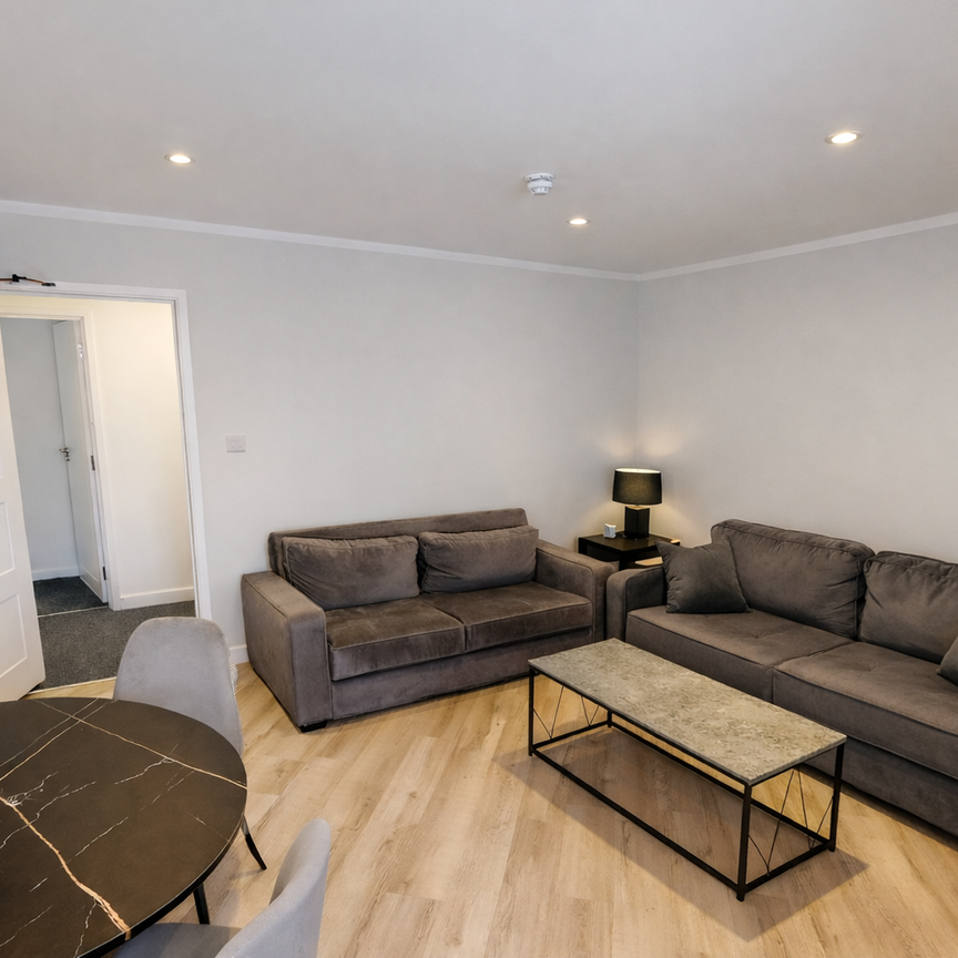 Flat 1, 39 Park Street Room 2 - Photo 1