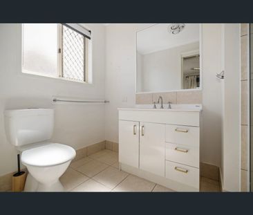 8 Hansen Street, Burnett Heads, Qld 4670 - Photo 2