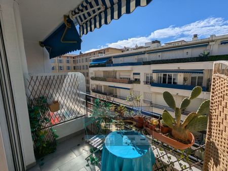 SQUARE ROYAL 4ème / DISPONIBLE LE 6 JANVIER 2026 - Photo 3