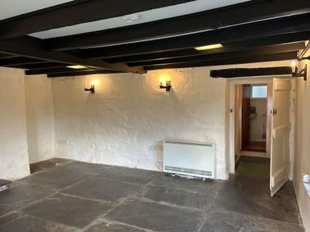 A character three bedroom Cottage in a peaceful location forming part of the Trebartha Estate to let on an Assured Shorthold Tenancy for an initial period of 12 - Photo 4