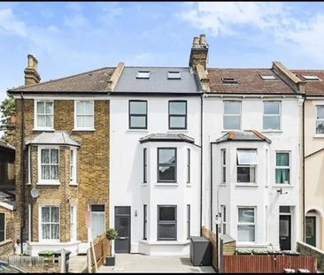 6 bedroom semi-detached house to rent - Photo 1