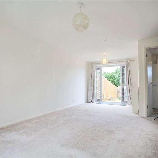 Morston Close, Tadworth, Surrey, KT20 - Photo 1