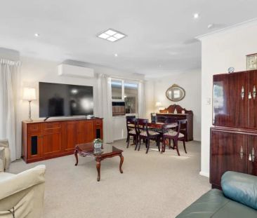 FRESHLY PAINTED FAMILY HOME! - Photo 6