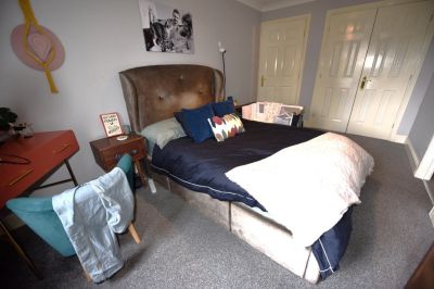 2 bedroom Flat in Flat 6, Leeds - Photo 5