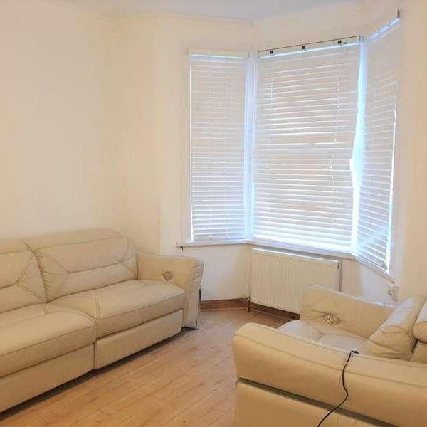 Humberstone Road, London, E13 - Photo 1