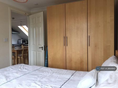 1 bedroom flat to rent - Photo 5