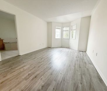 For Lease - 90 Bridlepath Street, Richmond Hill, Ontario - Photo 4