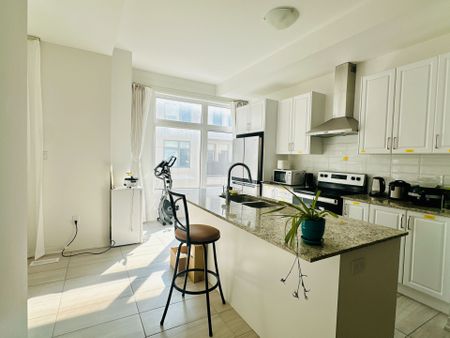 For Lease - 27 Albert Firman Lane, Markham, Ontario - Photo 3