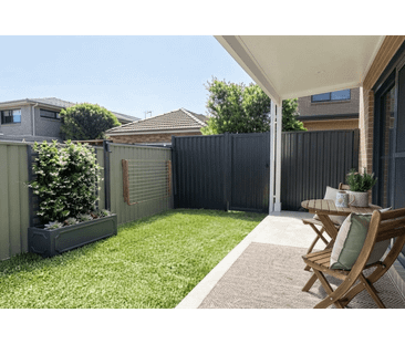 Modern 2-Bedroom Granny Flat with Private Front Courtyard - Photo 5