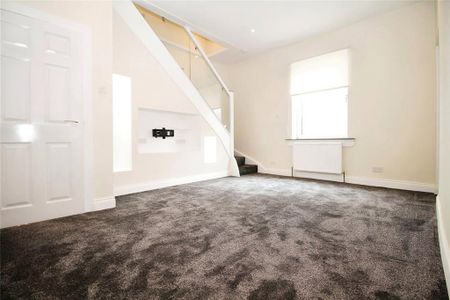 3 bedroom maisonette to rent - Photo 2