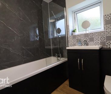 4 bedroom semi-detached house to rent - Photo 5
