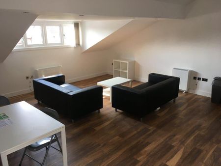 2 Bed Student Accommodation - Photo 2