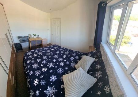 3 Bed Semi-Detached House, Jardine Close, S9 - Photo 4