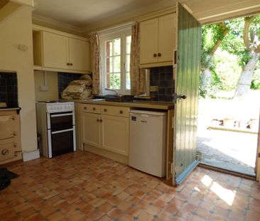 2 bedroom coach house to rent - Photo 6