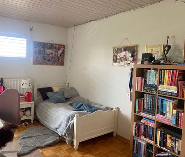 Villa de 7,5 Pièces dans un quartier résidentiel - Photo 1