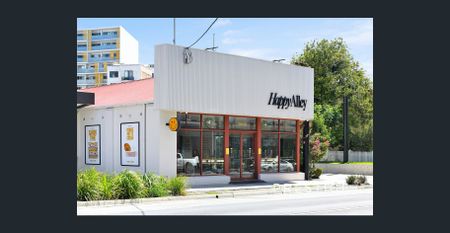 4 Bedroom Family Home - Photo 5