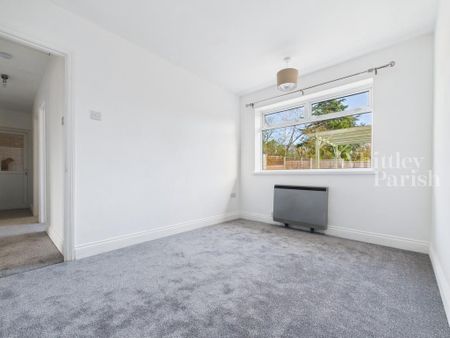 3 bedroom detached bungalow to rent - Photo 4