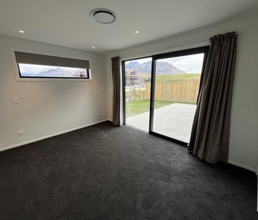Stylish home in Hanley's Farm - Photo 2