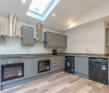 1 bedroom in a house share to rent - Photo 3